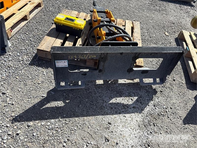 GIYI GY-P680 Skid Steer Breaker (Unused) Čekići