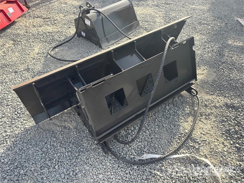  GIYI GY-PC71 71 in Skid Steer Plate Compactor (Unu Vibratoare