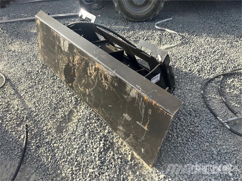  GIYI GY-PC71 71 in Skid Steer Plate Compactor (Unu Vibratoare