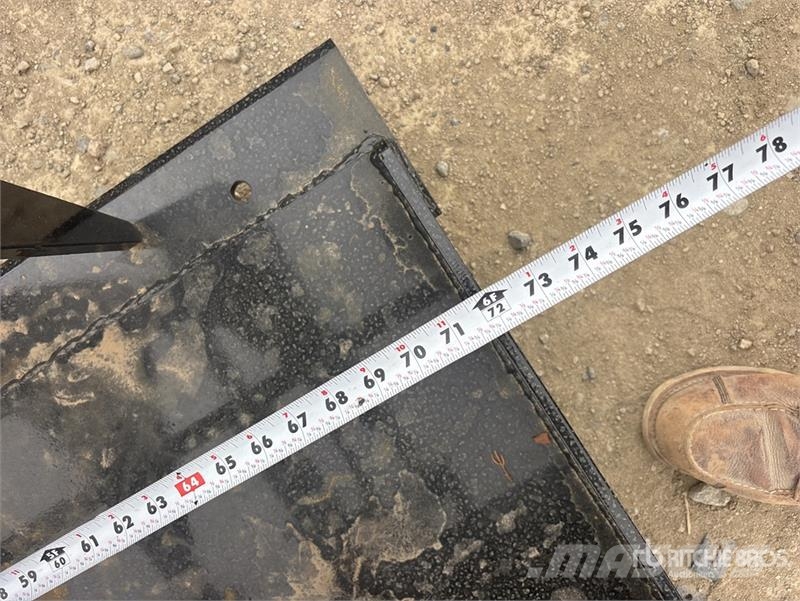 GIYI GY-PG72 72 in Skid Steer Grapple Bucket (Unus Grabilice