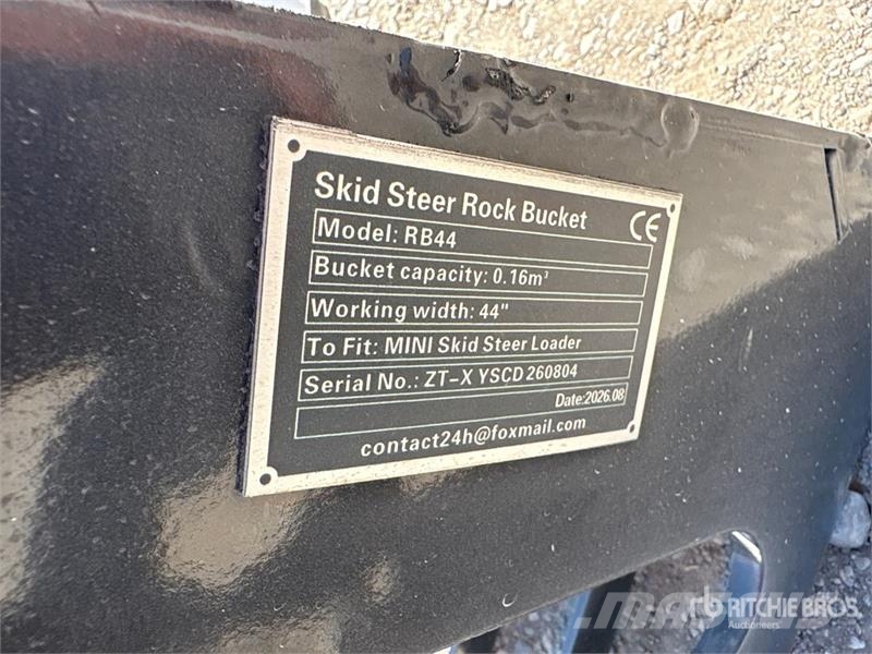 GIYI GY-RB44 44 in Rock Mini Skid Steer Bucket (Un Žlice