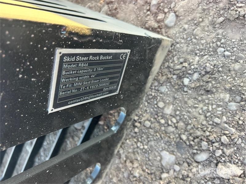  GIYI GY-RB44 44 in Skeleton Mini Skid Steer Bucket Schaufeln