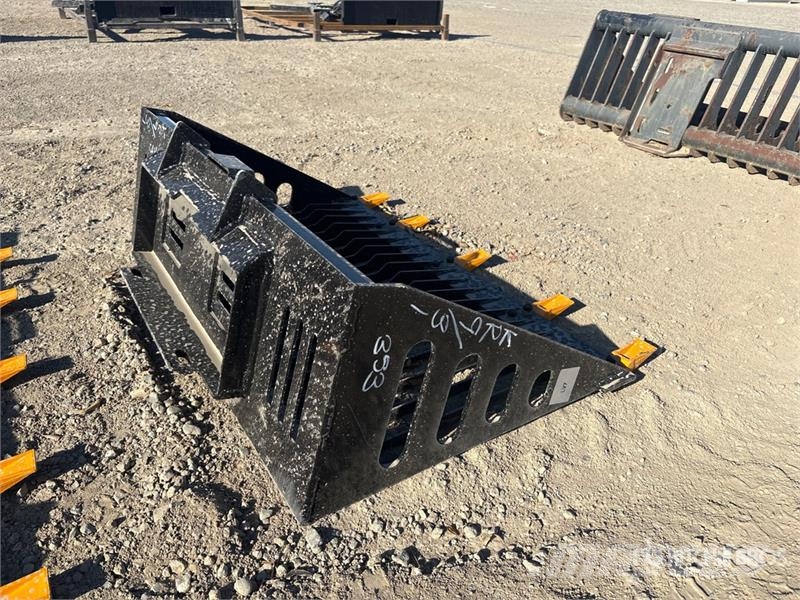 GIYI GY-RB44 Rock Mini Skid Steer Bucket (Unused) Ковши