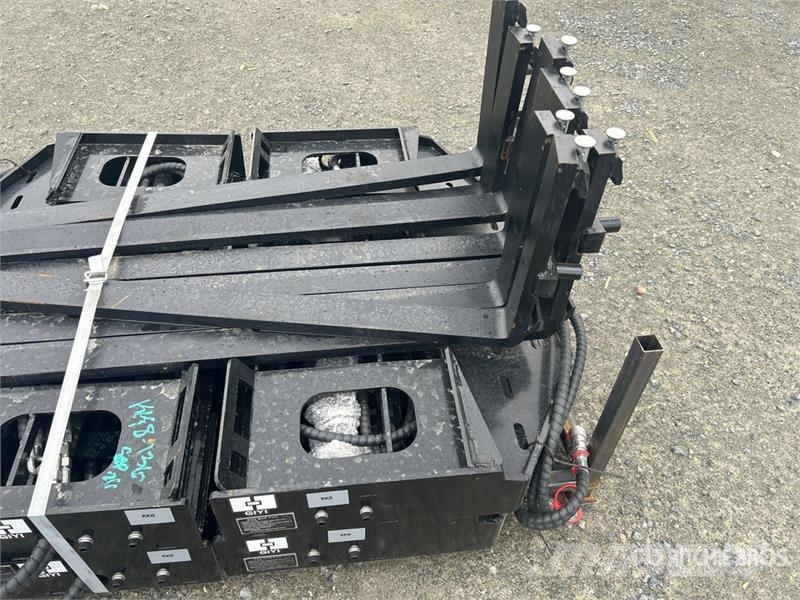 GIYI GY-SF60 60 in Side Shift Skid Steer Forks (Un Građevinarske viljuške