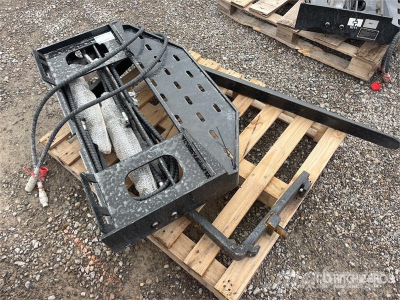  GIYI GY-SF60 60 in Skid Steer Forks (Unused) شوكات
