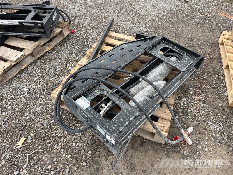 GIYI GY-SF60 60 in Skid Steer Forks (Unused) شوكات