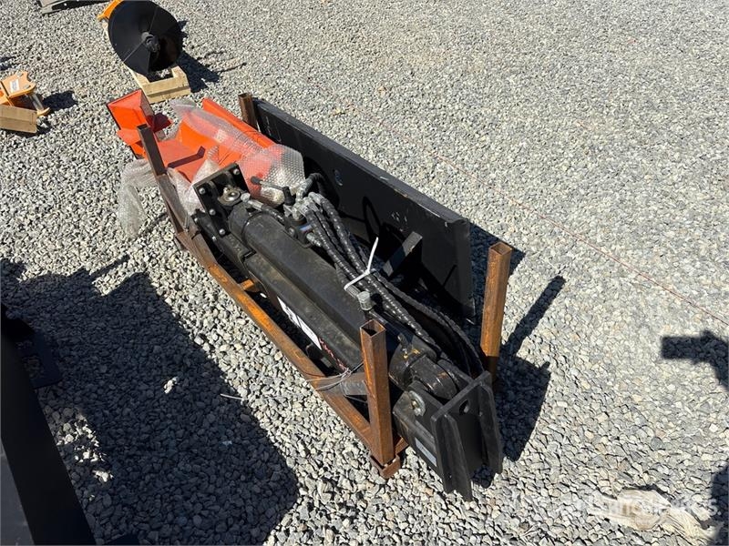  GIYI GY-SLS82 Skid Steer Log Splitter (Unused) Wood splitters and cutters