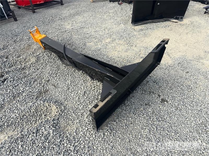 GIYI GY-TBL47 135 in Skid Steer Telescopic Boom (L Other components