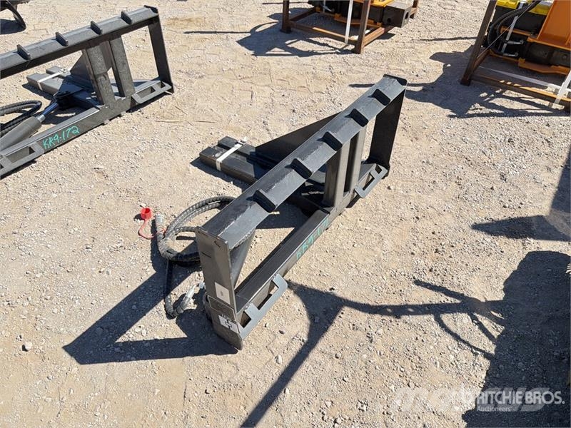 GIYI GY-TP45 25 in Skid Steer Post Puller (Unused) Andet tilbehør