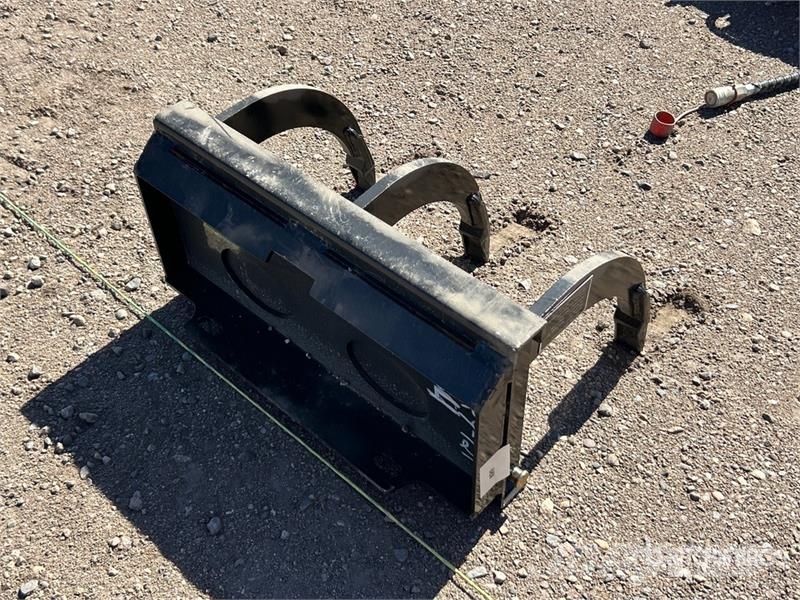  GIYI GY-TRP12 24 in Mini Skid Steer Ripper Scarifi Escarificadores