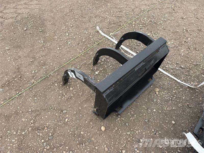GIYI GY-TRP12 25 in Three Teeth Skid Steer Ripper Rahljalniki