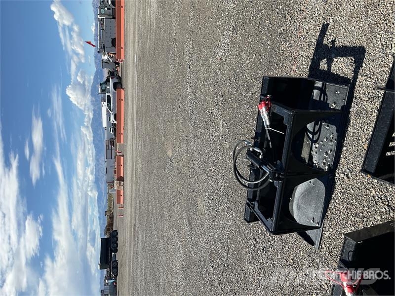  GIYI GY-X PG44 Mini Skid Steer Grapple (Unused) 兩爪吊夾