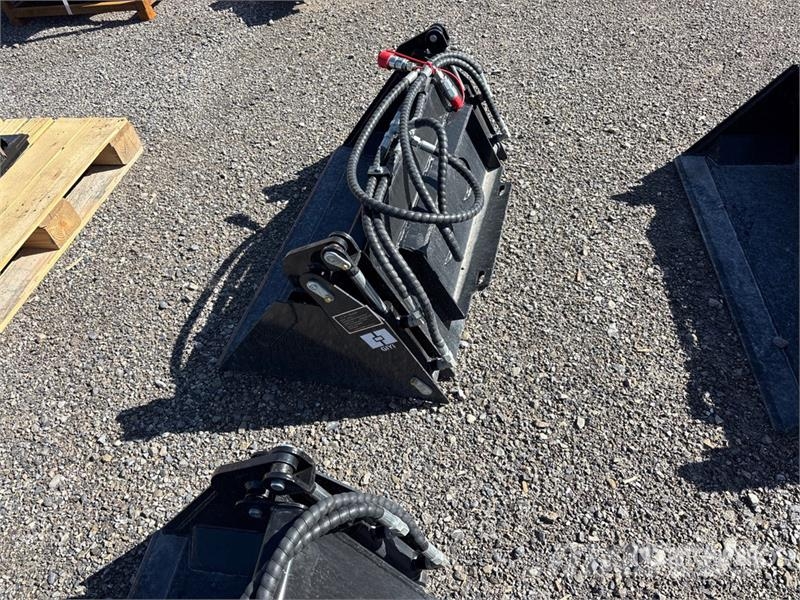  GIYI GY-XKH39 24 in Multi-Purpose Mini Skid Steer  Kauhat