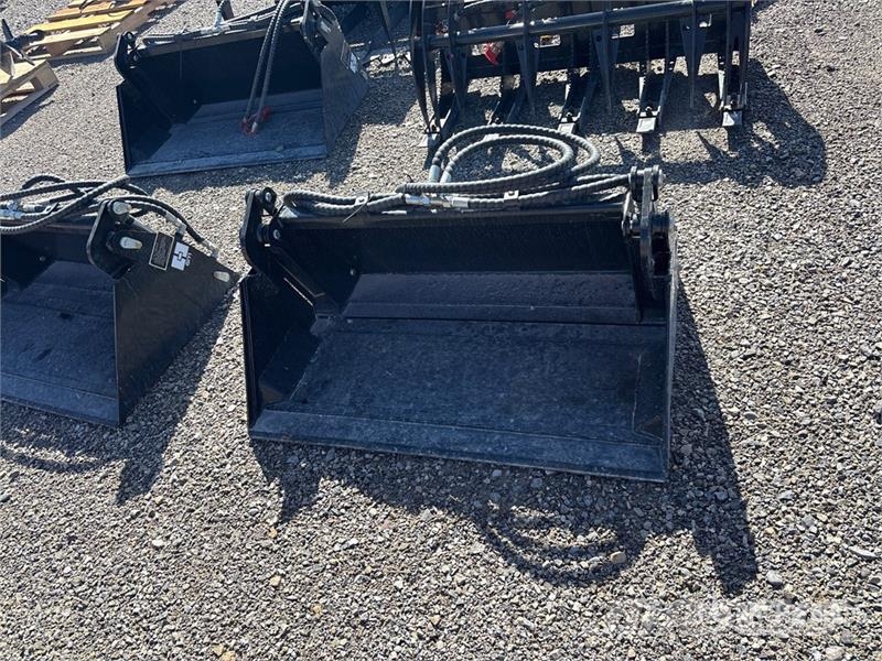  GIYI GY-XKH39 24 in Multi-Purpose Mini Skid Steer  Kauhat