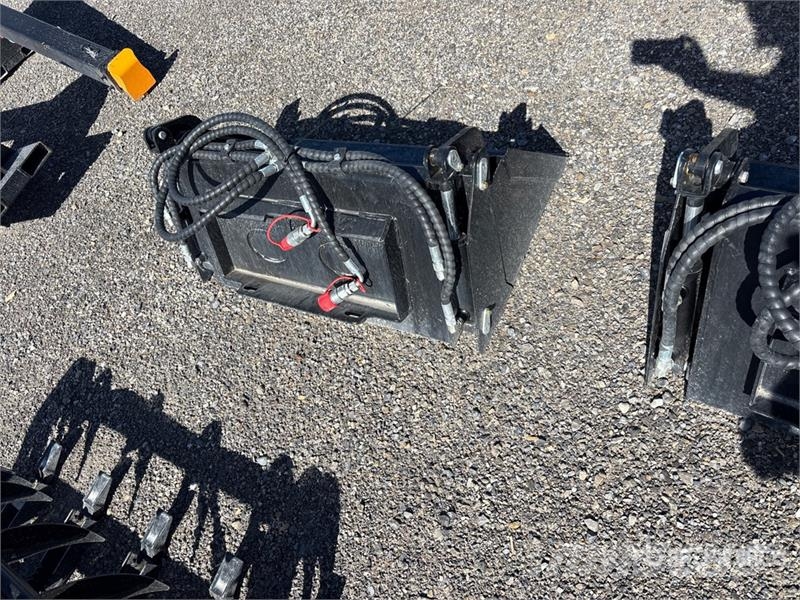  GIYI GY-XKH39 24 in Multi-Purpose Mini Skid Steer  Kauhat