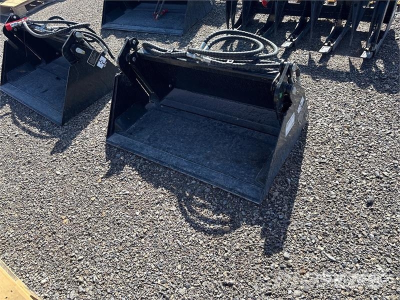  GIYI GY-XKH39 24 in Multi-Purpose Mini Skid Steer  Kauhat