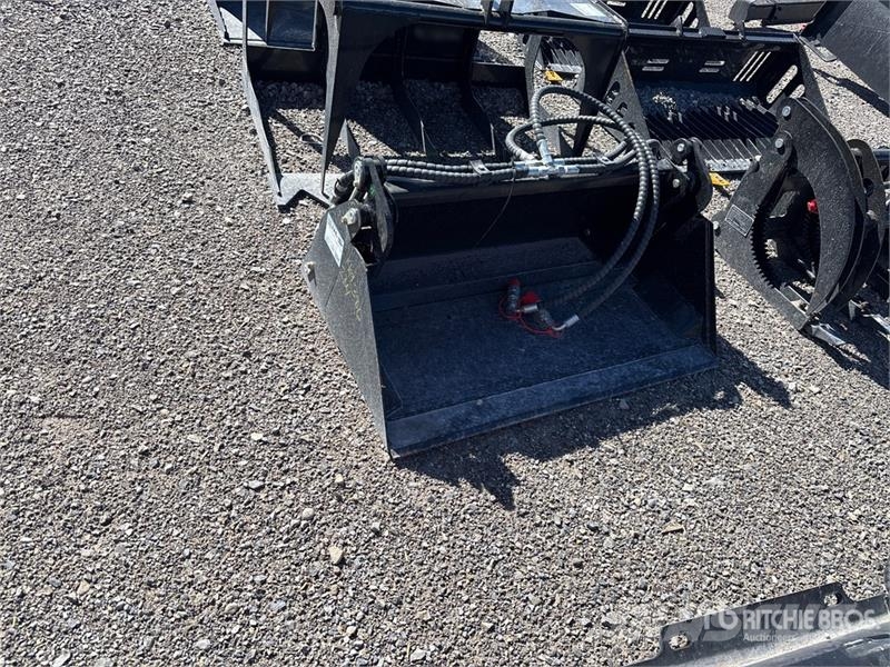 GIYI GY-XKH39 24 in Multi-Purpose Mini Skid Steer Kauhat