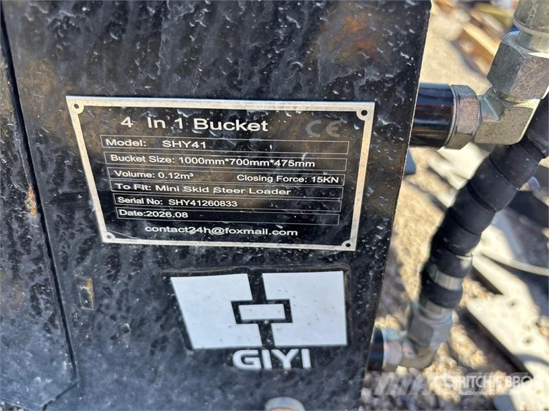 GIYI GY-XKH39 24 in Multi-Purpose Mini Skid Steer Kauhat