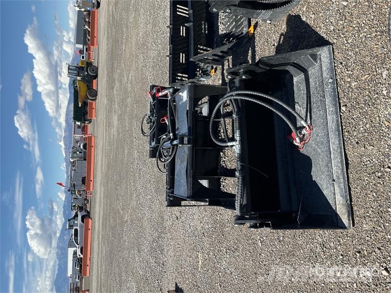 GIYI GY-XKH39 24 in Multi-Purpose Mini Skid Steer Godet