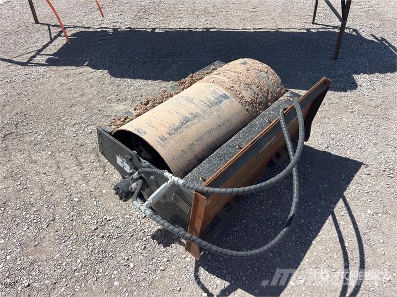  GIYI VR39 39 in Skid Steer Vibratory Roller Rollers