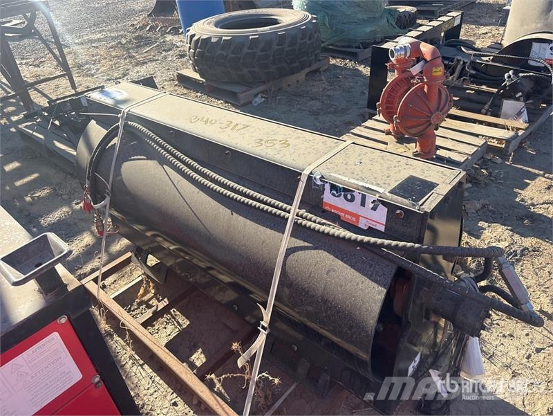  GIYI VR59 59 in Skid Steer Vibratory Roller Silindirler