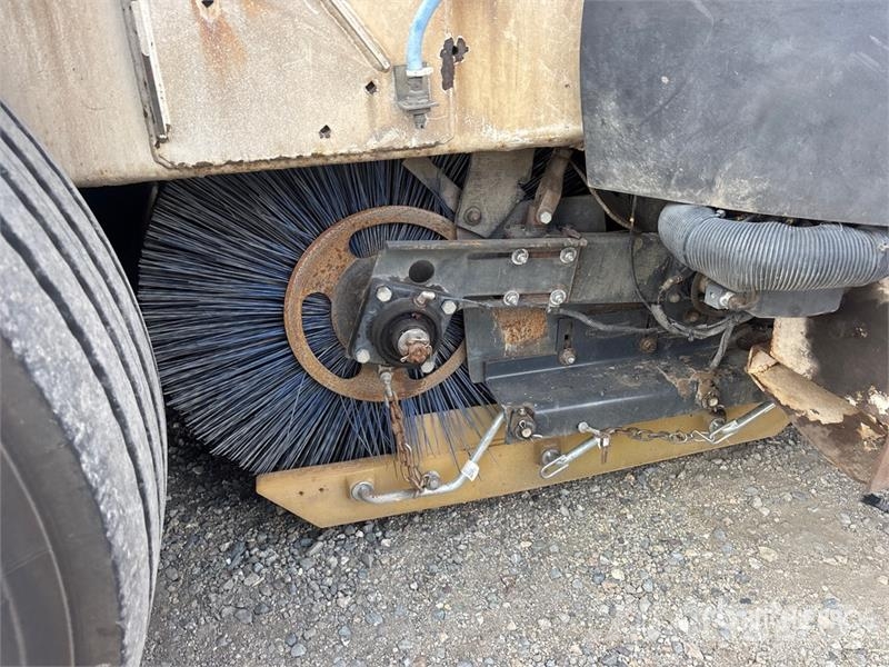 Global environmental G4 on Sweeper Truck 道路清扫车