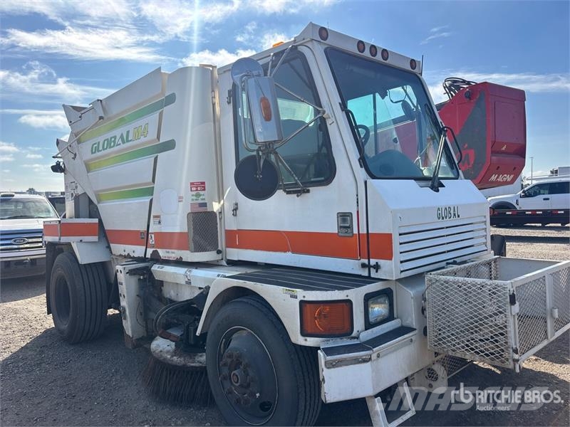 Global environmental G4 on Sweeper Truck 道路清扫车