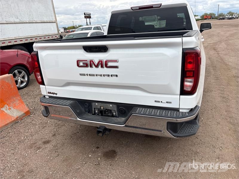 GMC 1500 SLE 4x4 Crew Cab Pickup その他