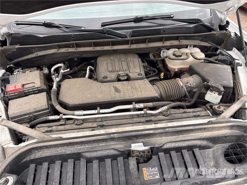 GMC 1500 SLE 4x4 Crew Cab Pickup その他
