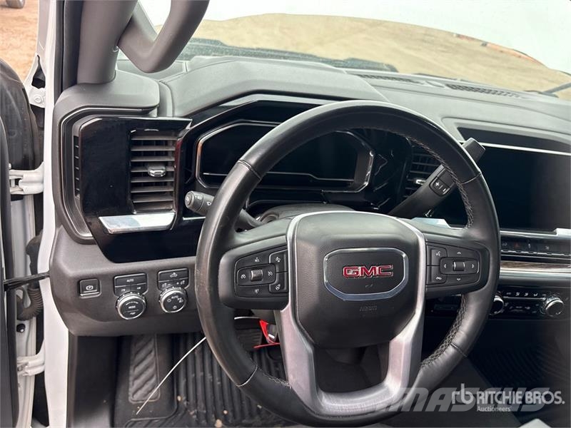 GMC 1500 SLE 4x4 Crew Cab Pickup その他