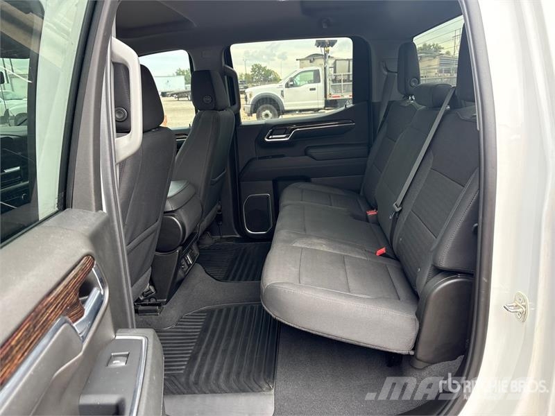 GMC 1500 SLE 4x4 Crew Cab Pickup その他