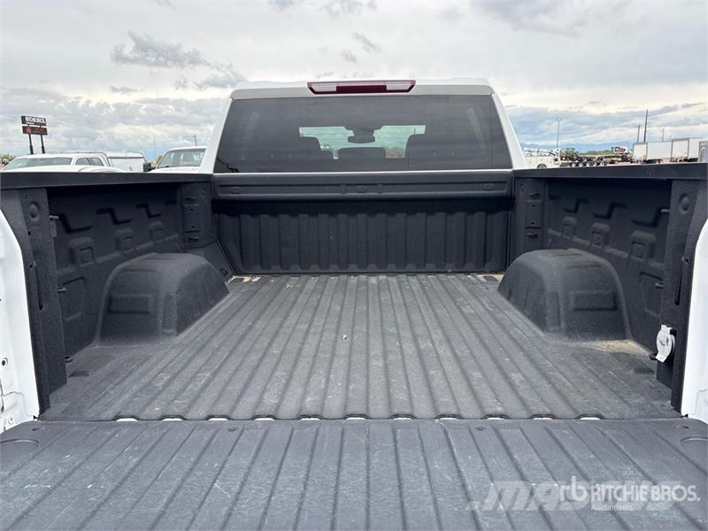 GMC 1500 SLE 4x4 Crew Cab Pickup その他