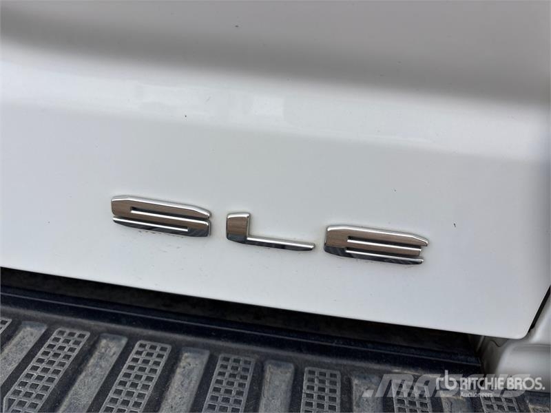 GMC 1500 SLE 4x4 Crew Cab Pickup その他