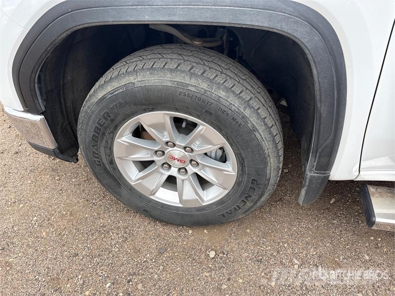 GMC 1500 SLE 4x4 Crew Cab Pickup その他