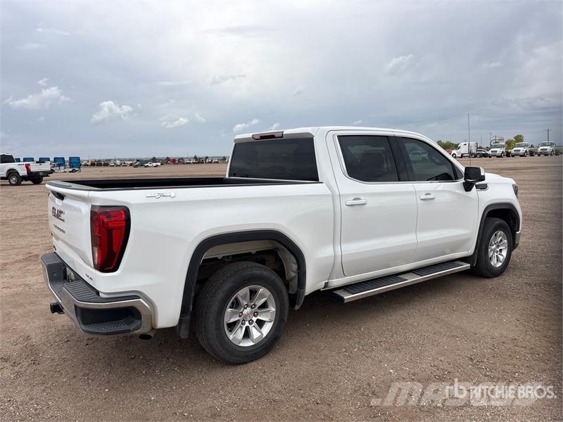 GMC 1500 SLE 4x4 Crew Cab Pickup その他