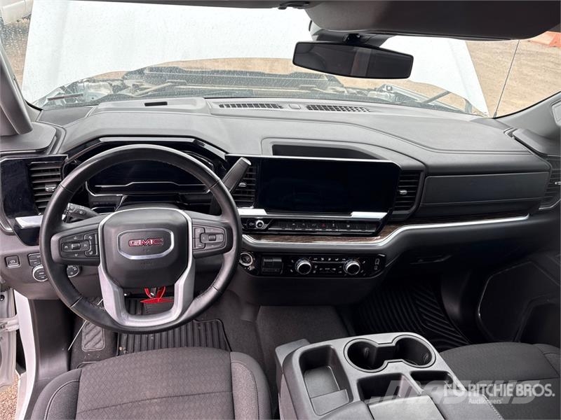 GMC 1500 SLE 4x4 Crew Cab Pickup その他