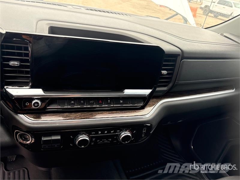 GMC 1500 SLE 4x4 Crew Cab Pickup その他
