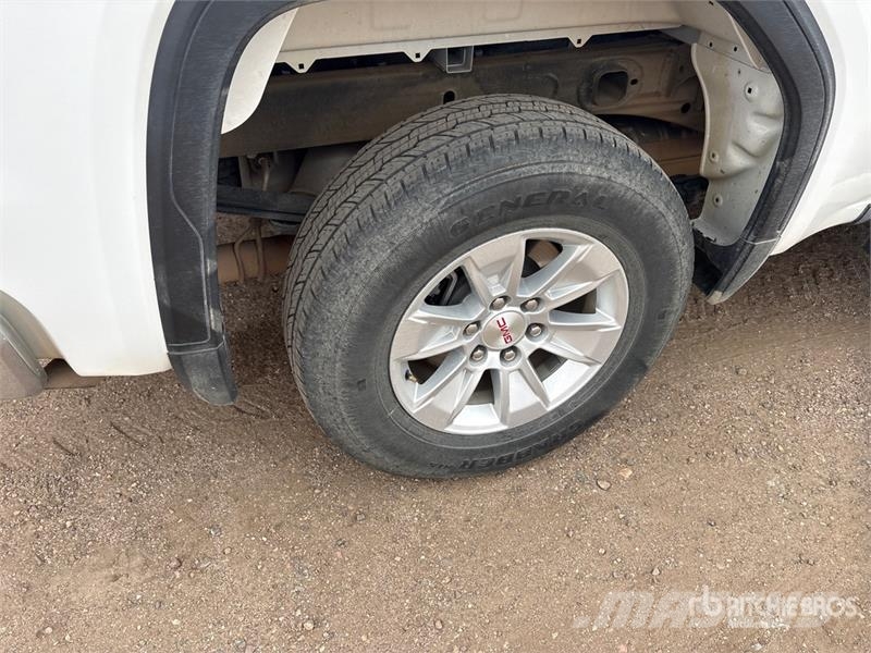 GMC 1500 SLE 4x4 Crew Cab Pickup その他