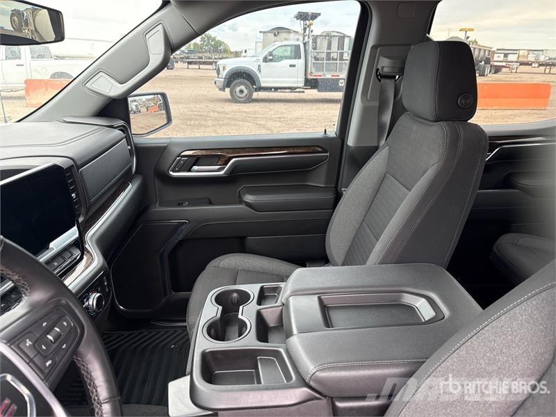 GMC 1500 SLE 4x4 Crew Cab Pickup その他