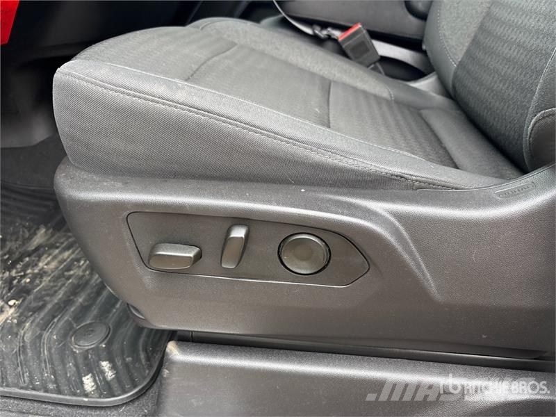 GMC 1500 SLE 4x4 Crew Cab Pickup その他