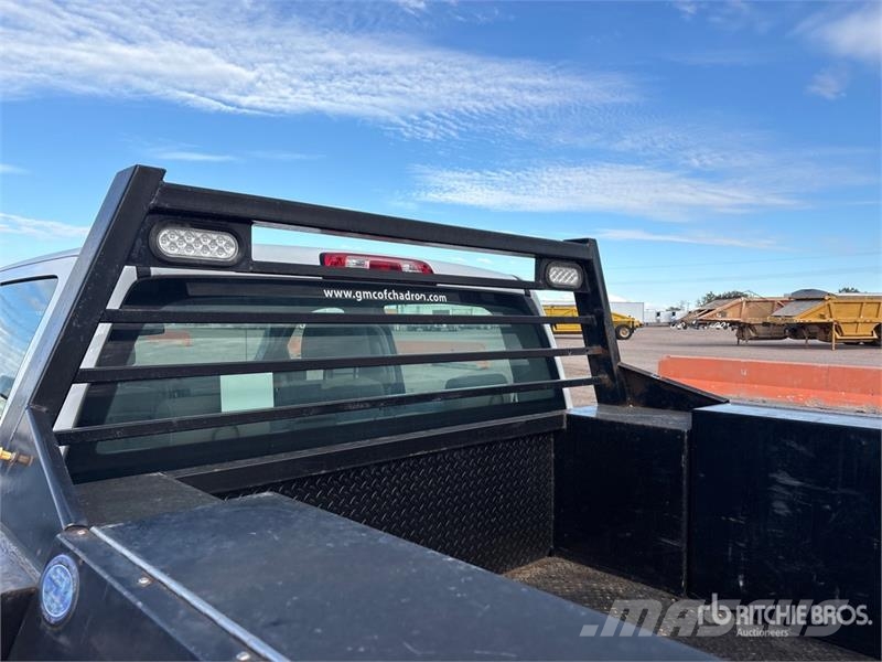 GMC 2500 4x4 Crew Cab Flatbed Truck Flatbed kamyonlar