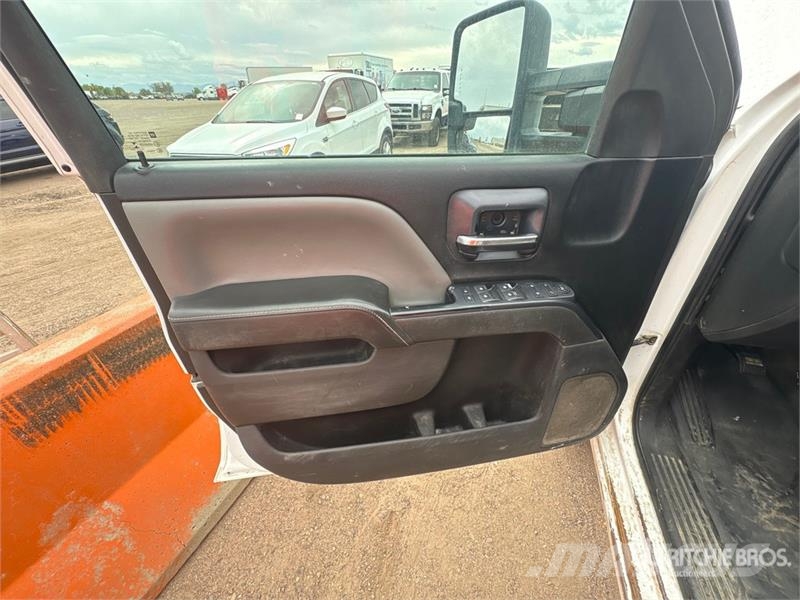 GMC 2500 4x4 Crew Cab Flatbed Truck Madelautod