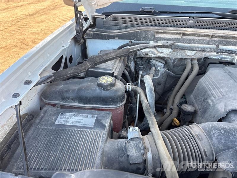 GMC 2500 4x4 Crew Cab Flatbed Truck Flatbed kamyonlar