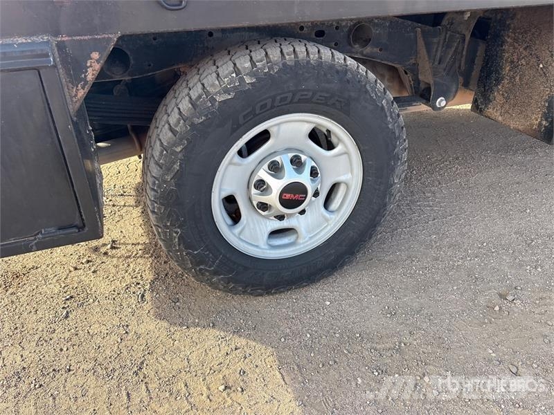 GMC 2500 4x4 Crew Cab Flatbed Truck Flatbed kamyonlar
