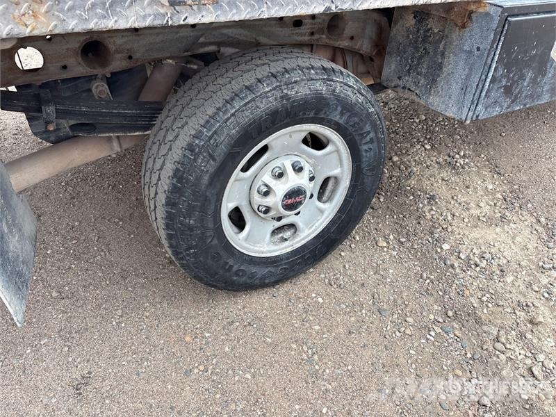 GMC 2500 4x4 Crew Cab Flatbed Truck Madelautod