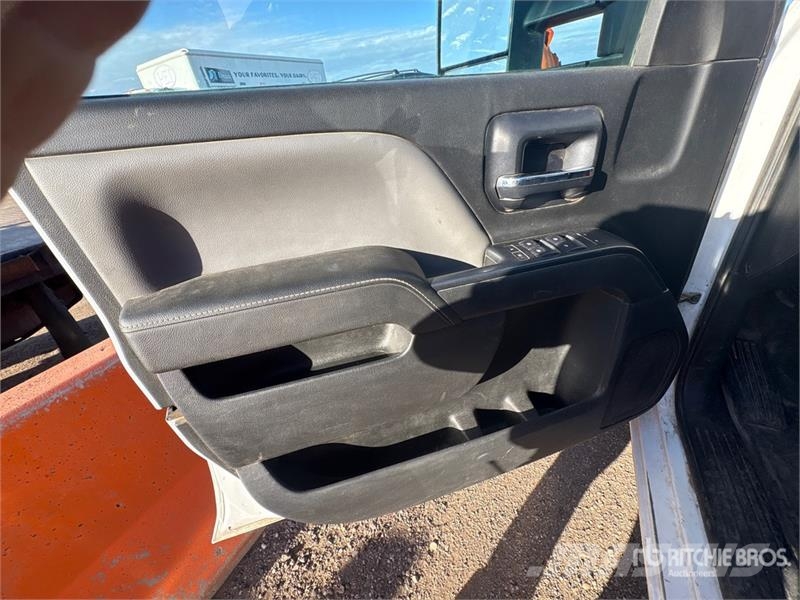GMC 2500 4x4 Crew Cab Flatbed Truck Flatbed kamyonlar