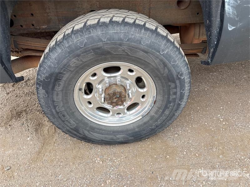 GMC 2500 HD 4x4 Crew Cab Pickup Furgoni altro