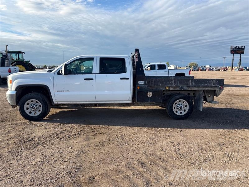 GMC 2500 HD 4x4 Crew Cab Flatbed Truck 平板式/側卸式卡車