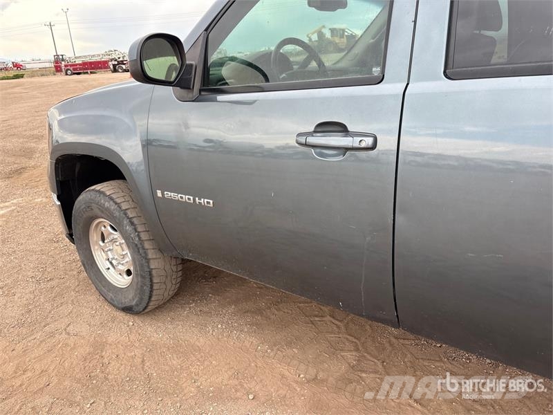 GMC 2500 HD 4x4 Crew Cab Pickup Furgoni altro