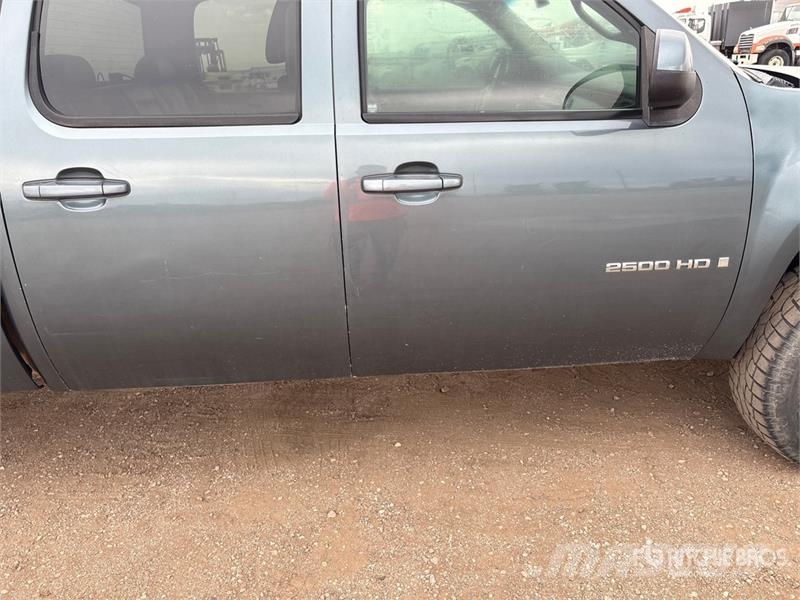 GMC 2500 HD 4x4 Crew Cab Pickup Furgoni altro